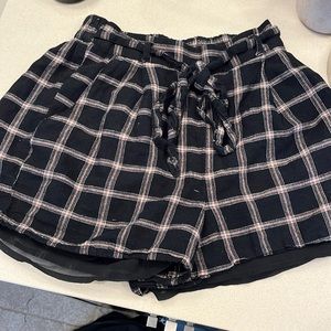 American Eagle plaid shorts
